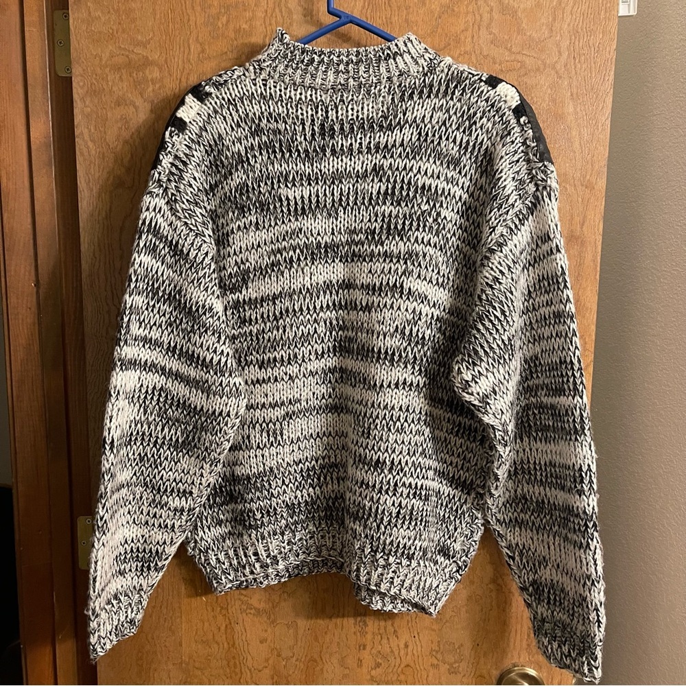 City Streets Vintage 80s 90s Chunky Sweater with Leather Accents Sz L - Picture 2 of 4